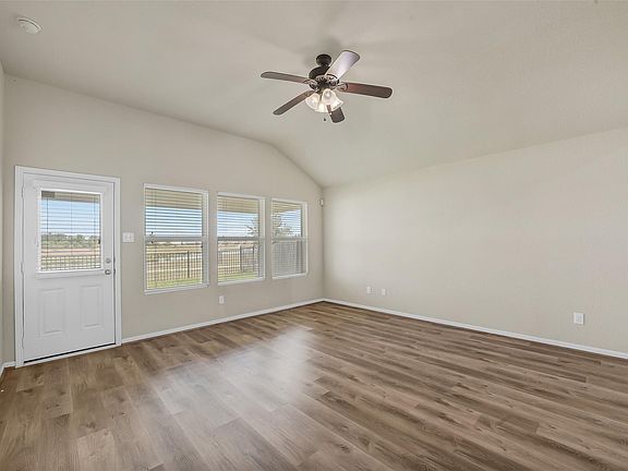4th image of 3150 View Valley Trl