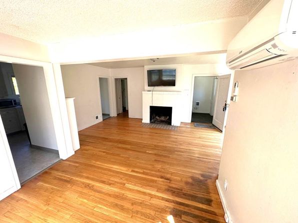 136 NW 21st St APT 1