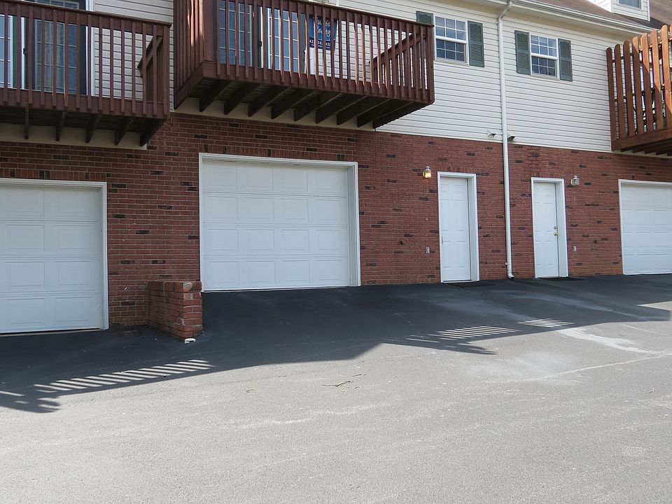 Great Condo in Johnson City!