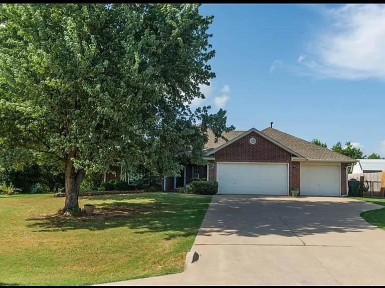 1205 W Spoon Ter — Photo 8
