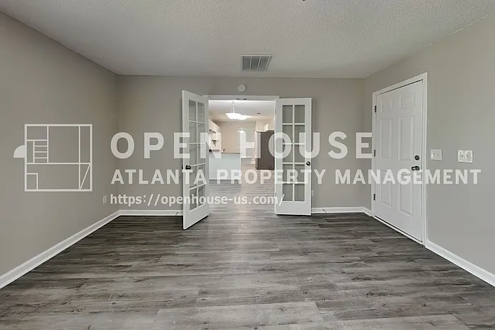 4 bed, 2.5 bath, 2648 sqft, $2,525 — Photo 4