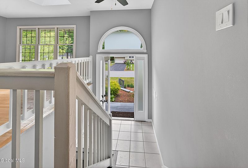 3rd image of 5 White Pine Lane