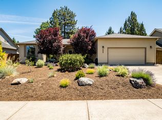 800 SE Shadowood Dr, Bend, OR 97702