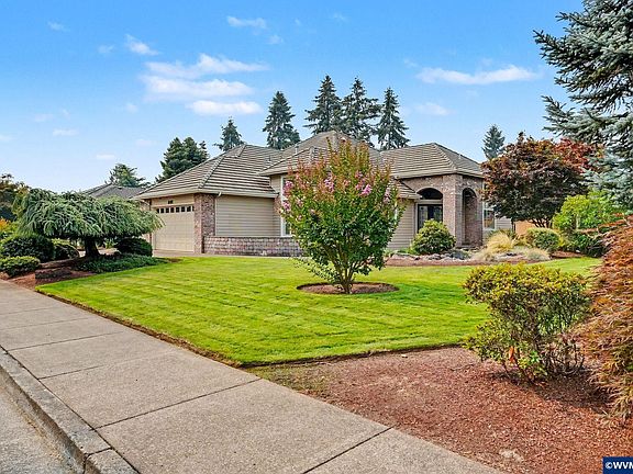 5th image of 648 Palmer Dr N