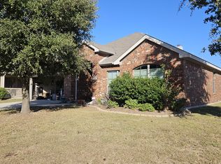 526 Westminster Dr, Midlothian, TX 76065