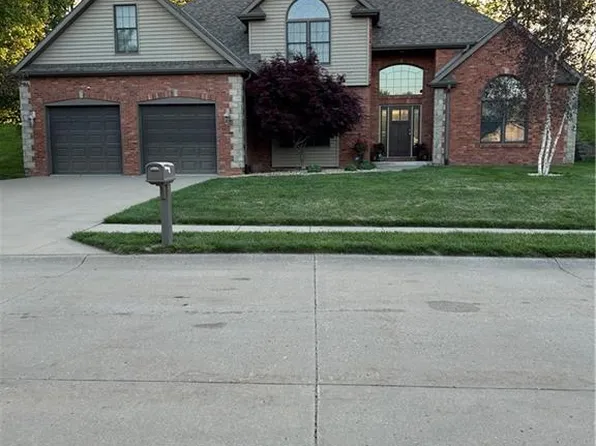 1002 S Cedar St, Savannah, MO 64485