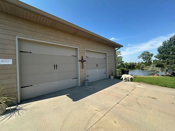 2nd image of 690 Sartoria Rd