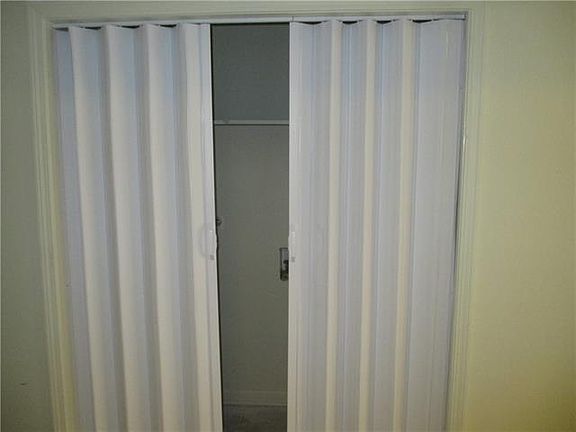 5th image of 4208 Belvedere St APT B