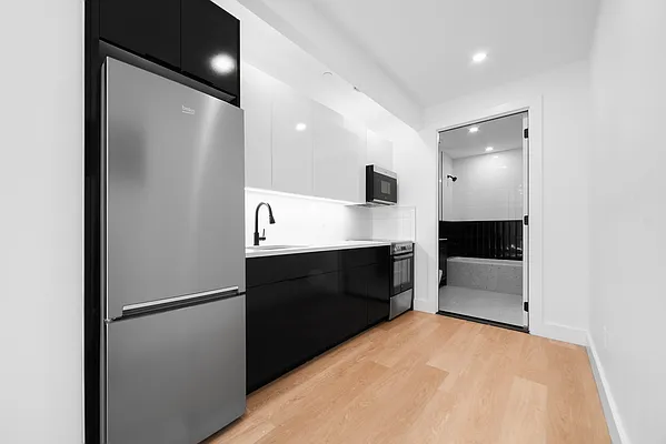 Rented by Leasing Management LLC | media 18