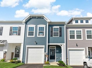 137 Holstein Dr, Hanover, PA 17331