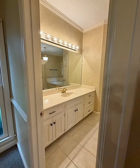 8200 Harrogate Hl — Photo 14