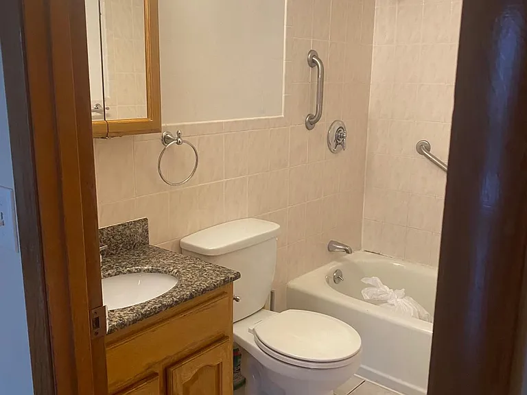 80 Main St #6 — Photo 6