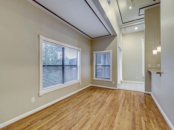 5th image of 2431 Dorrington St Unit B