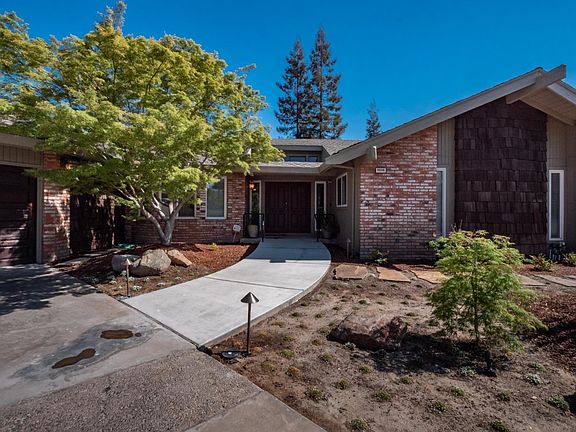3rd image of 6606 Cypress Woods Cir