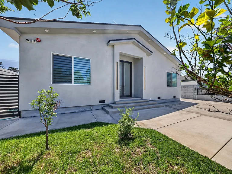 8018 Shadyglade Ave — Photo 4