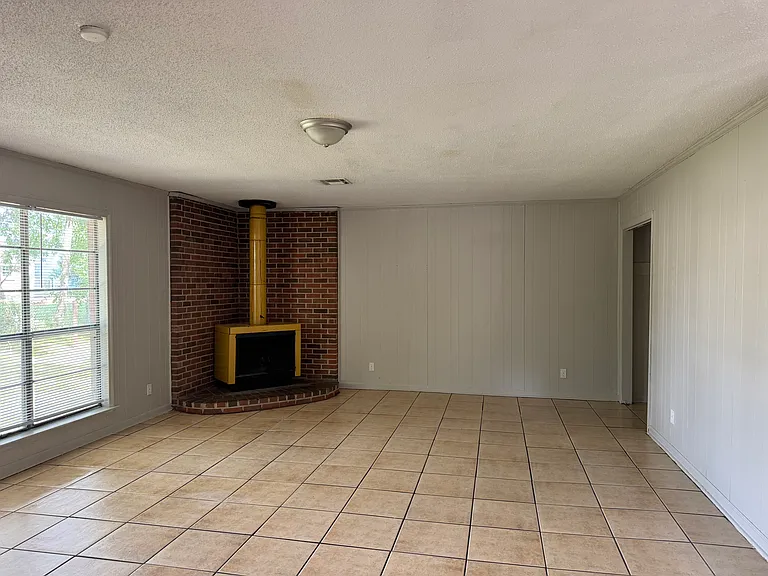 4220 Matterhorn Ct — Photo 2