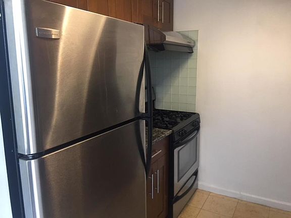 3rd image of 6070 Woodhaven Blvd APT 2B