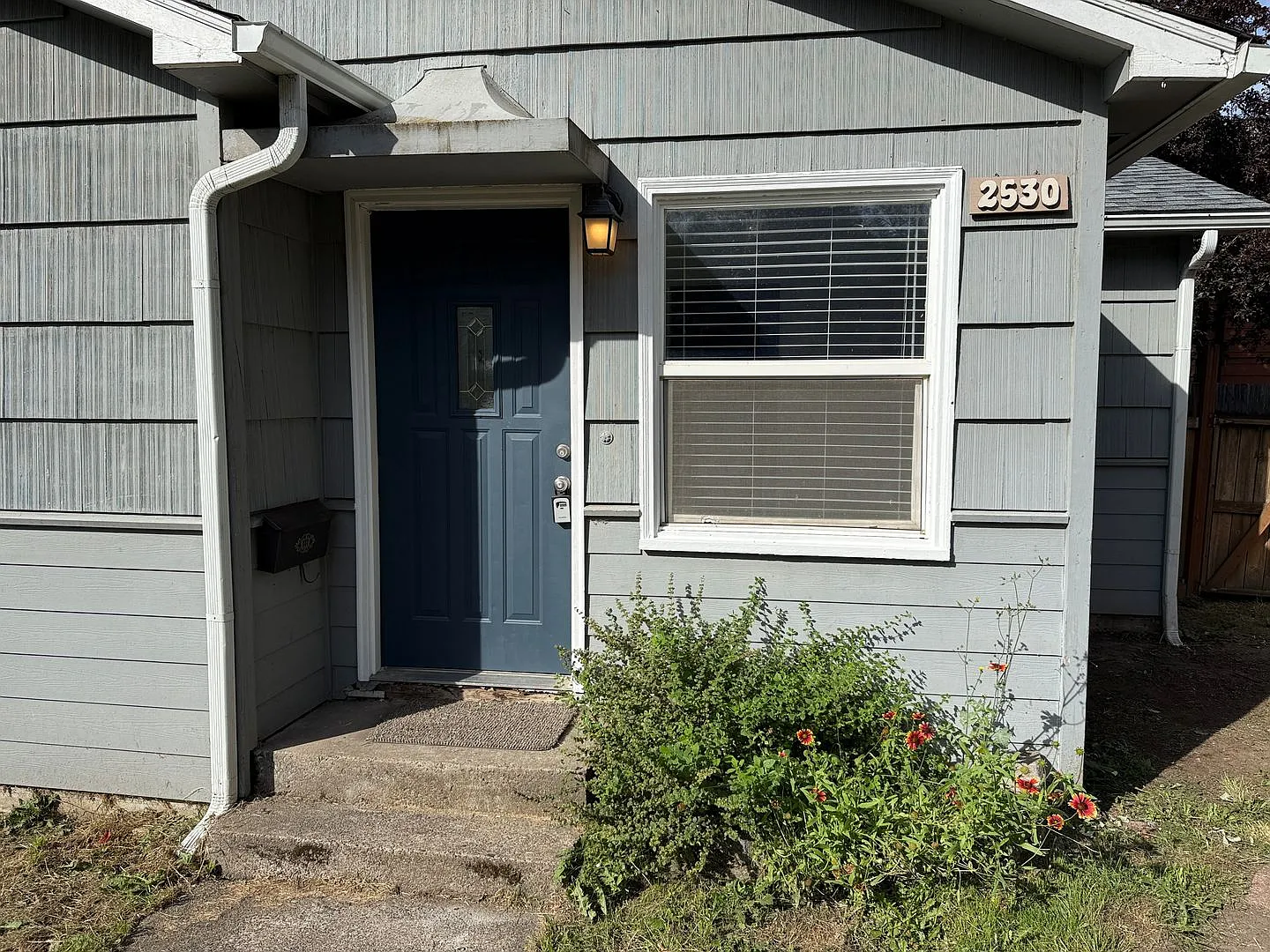 Updated 3-bedroom 1 bath house in Eugene! — Photo 3