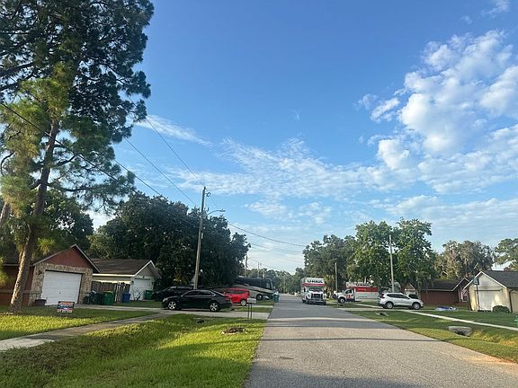 4th image of 341 Woods Lake Dr