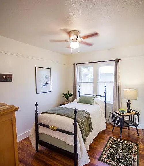Twin Bed Bedroom