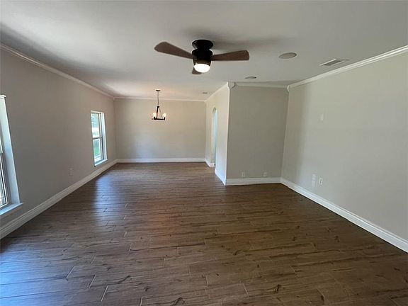 4th image of 516 Laurel Oak Dr