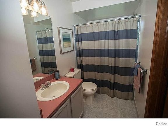 3rd image of 50580 Newcastle Dr