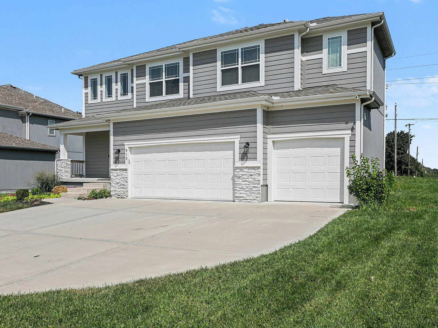 4 bed, 2121 sqft, $3,000 — Photo 3