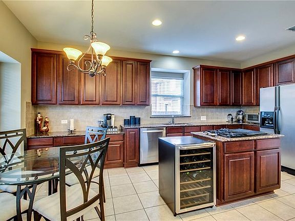 5th image of 1321 Cadbury Ln