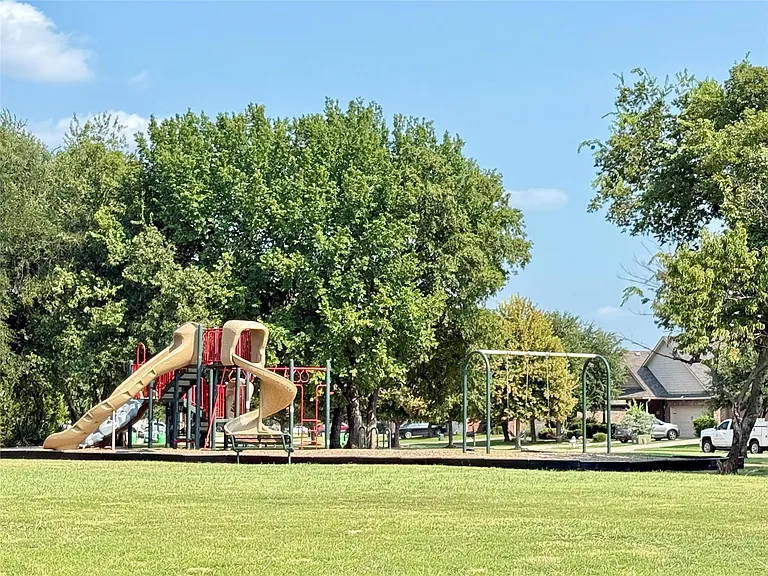504 Fossil Creek Dr — Photo 23