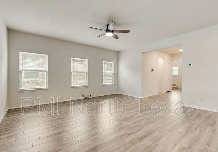 1713 Wayne Ln — Photo 7
