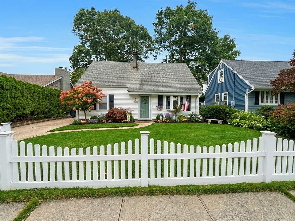 1st image of 122 Cameron Ave