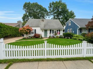 122 Cameron Ave, Merrick, NY 11566