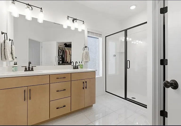 9747 N Ashgrove Ln — Photo 16