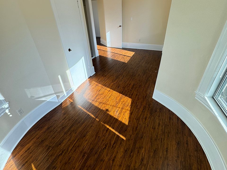 1st image of 552 Columbus Ave #558