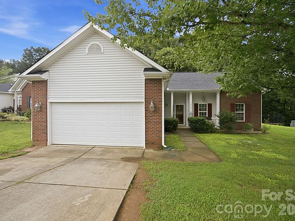 3rd image of 7632 Free Bird Ave