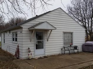 25290 Indian Ridge Rd, Sterling, IL 61081