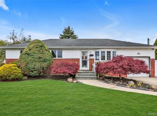 16 W 16th St, Deer Park, NY 11729