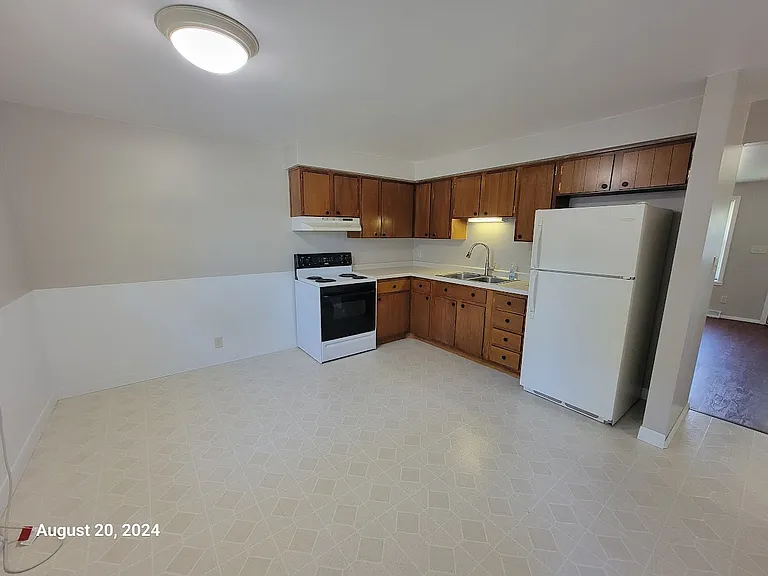 1002 Airport Rd #1 — Photo 3