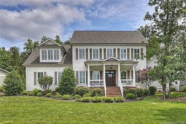 1st image of 1053 Wessington Manor Ln