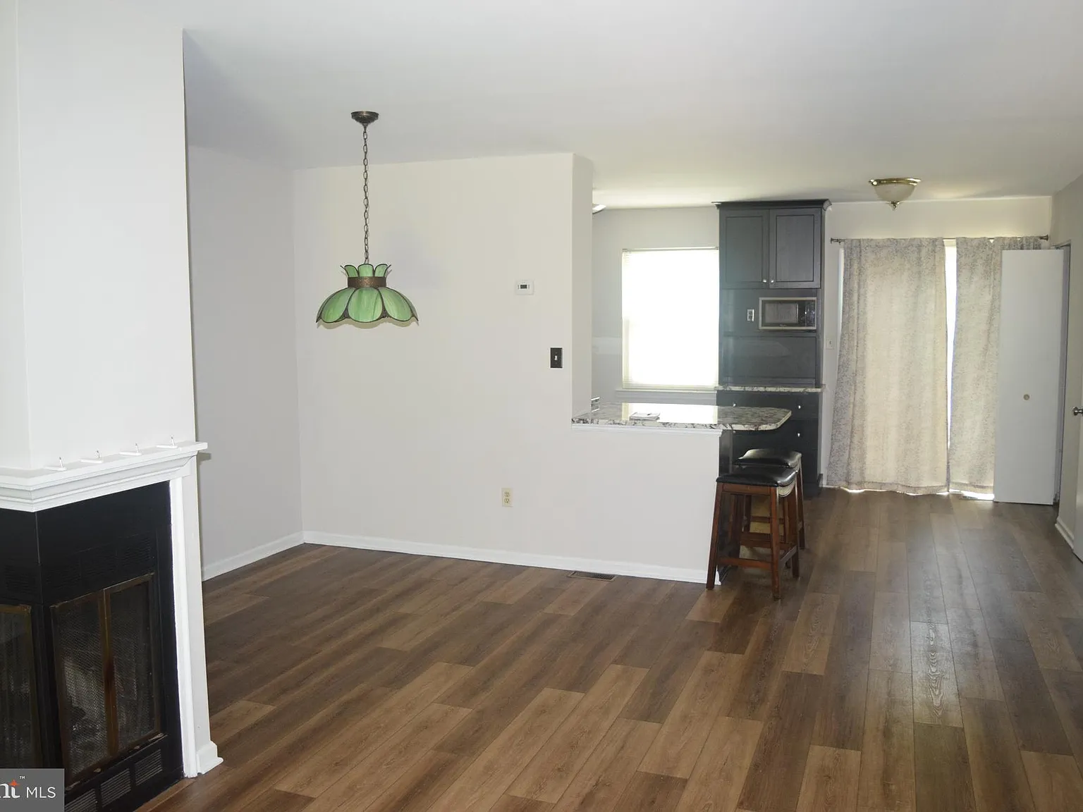 3 bed, 2.5 bath, 2028 sqft, $2,950 — Photo 4