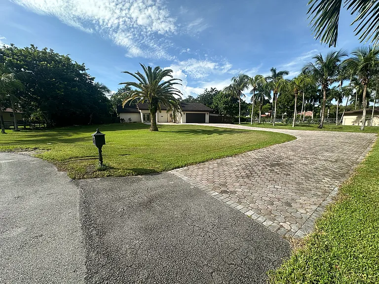 Street view from cul-de-sac