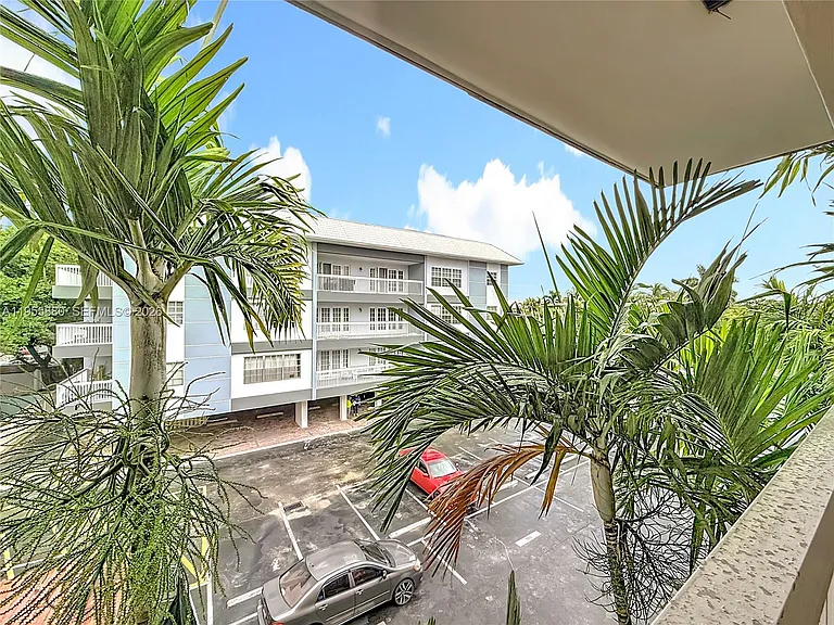 2424 SE 17th Cswy #312B — Photo 41
