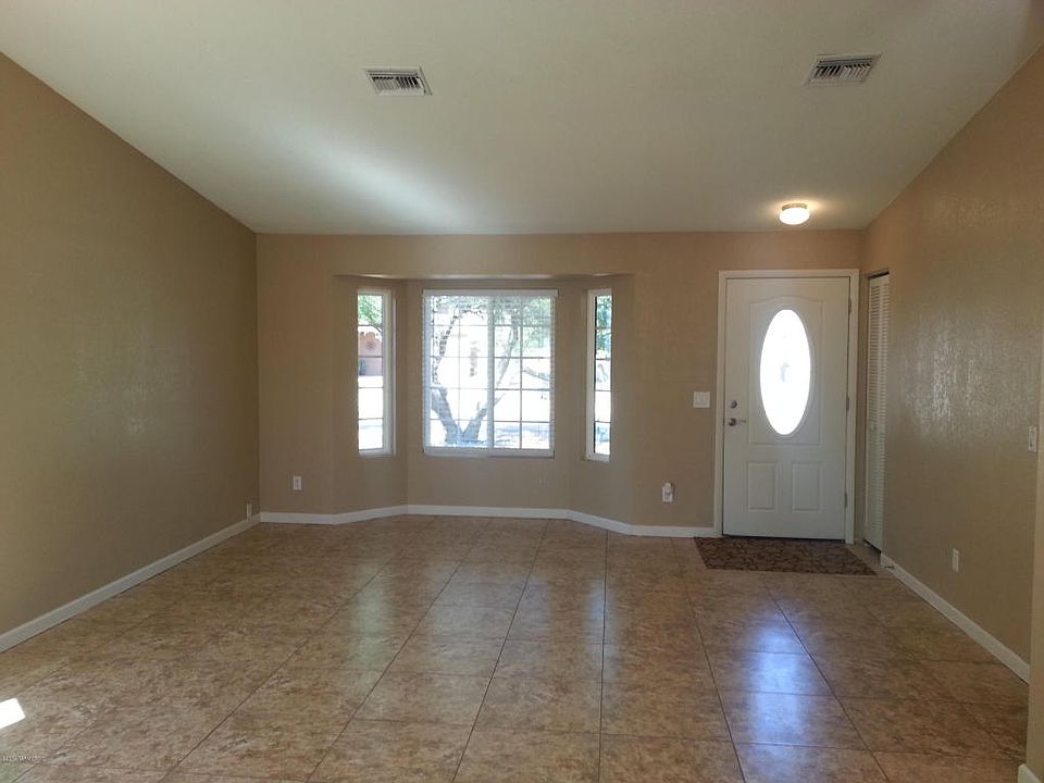 1st image of 1733 W Great Oak Dr