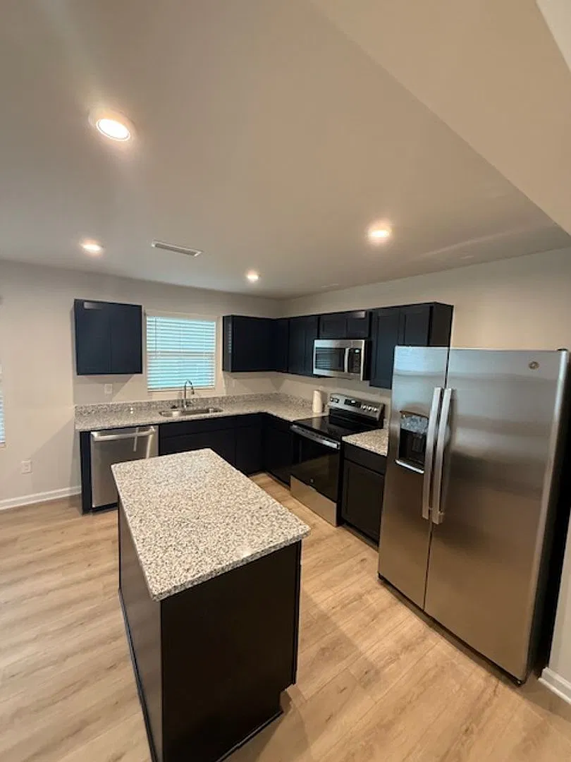 Beautiful and Modern Townhome for Lease in Kannapolis, NC — Photo 4