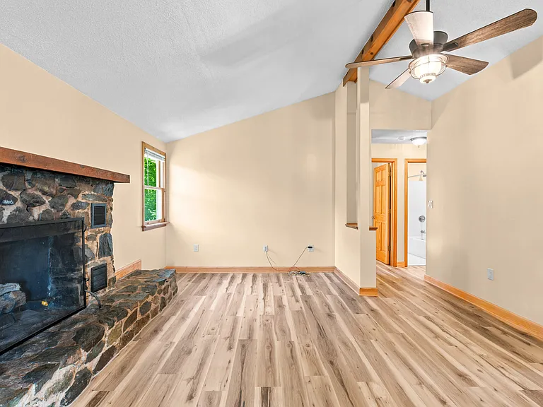4967 Blue Mountain Rd — Photo 14