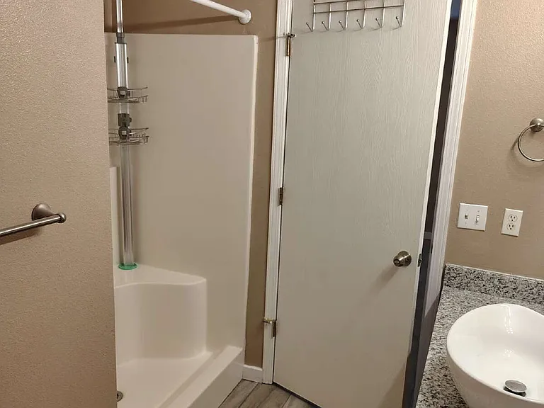 1700 Joshua Pl #B — Photo 14