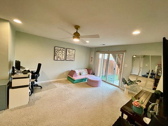 4th bedroom/flex room (on the 1st floor). Has a walk in closet and en suite full bath.