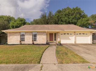 410 Paisano Dr, Victoria, TX 77904
