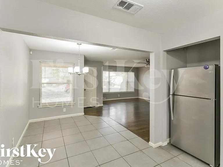 2502 Costa Mesa Dr — Photo 5