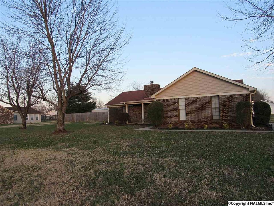 1st image of 107 Harwell Ln